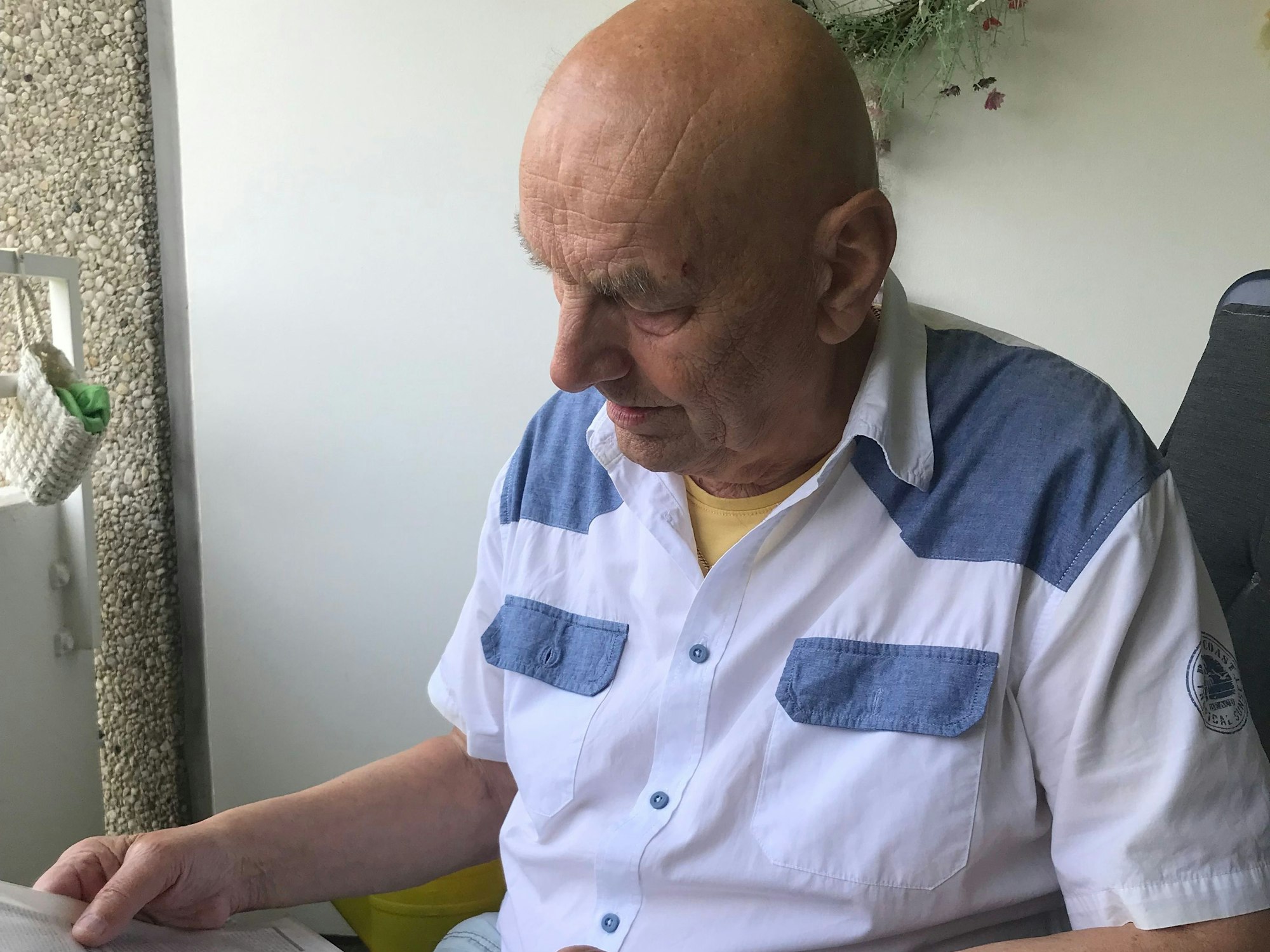 Joachim Goeritz hat nur noch ein paar Dokumente aus der alten Heimat Schlesien und das Tagebuch der Mutter aus den Fluchttagen im Januar 1944.