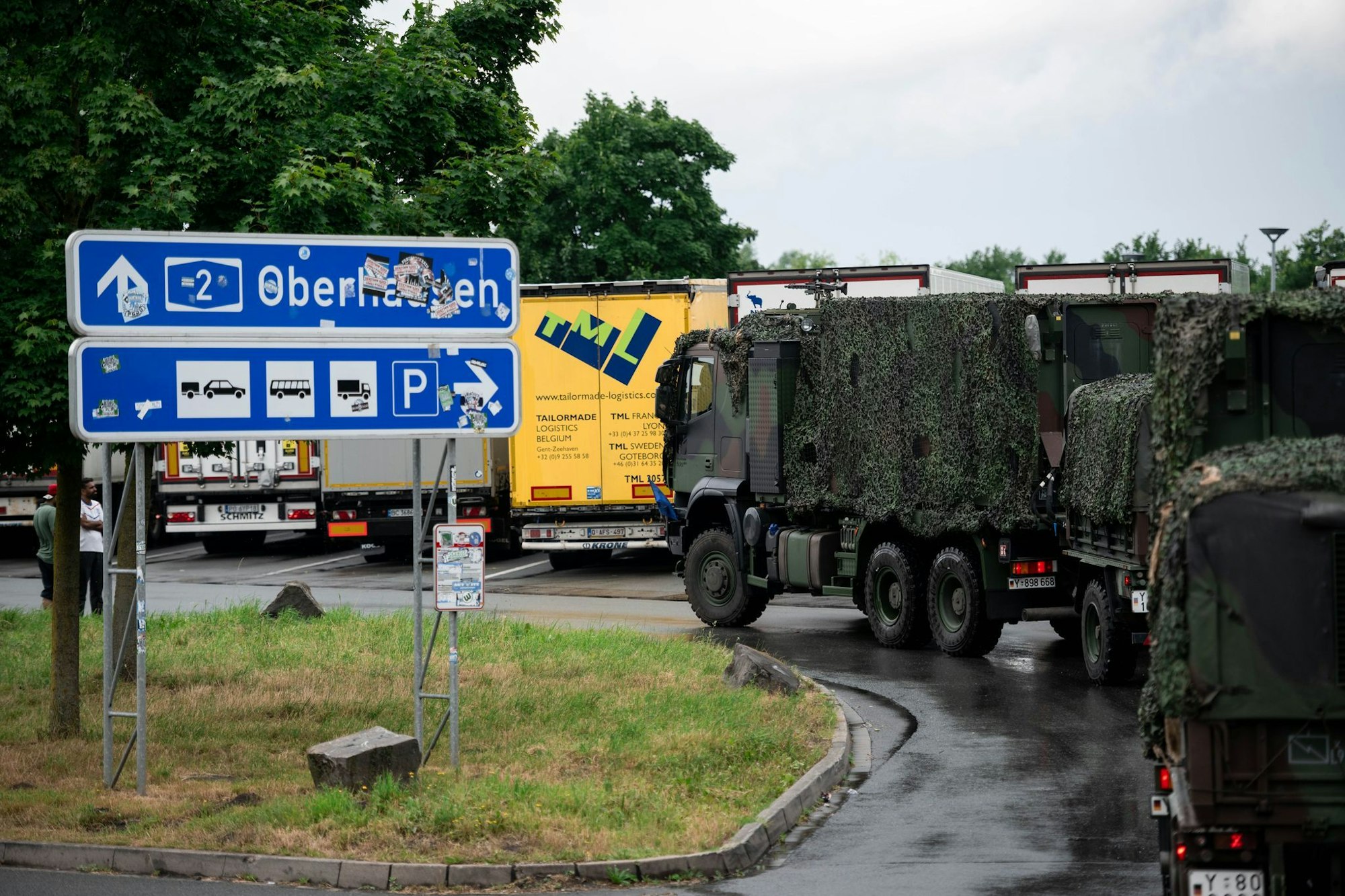 Rund 500 Fahrzeuge kommen bei dem Manöver am Rhein zum Einsatz