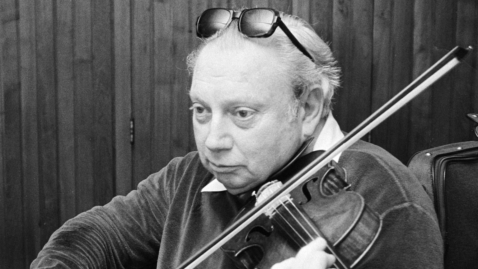 Isaac Stern spielt Violine