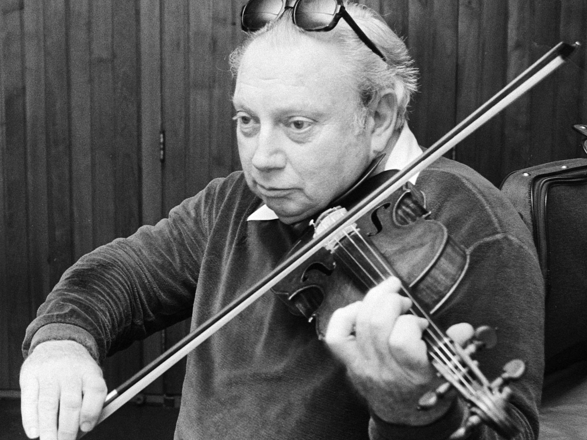 Isaac Stern spielt Violine