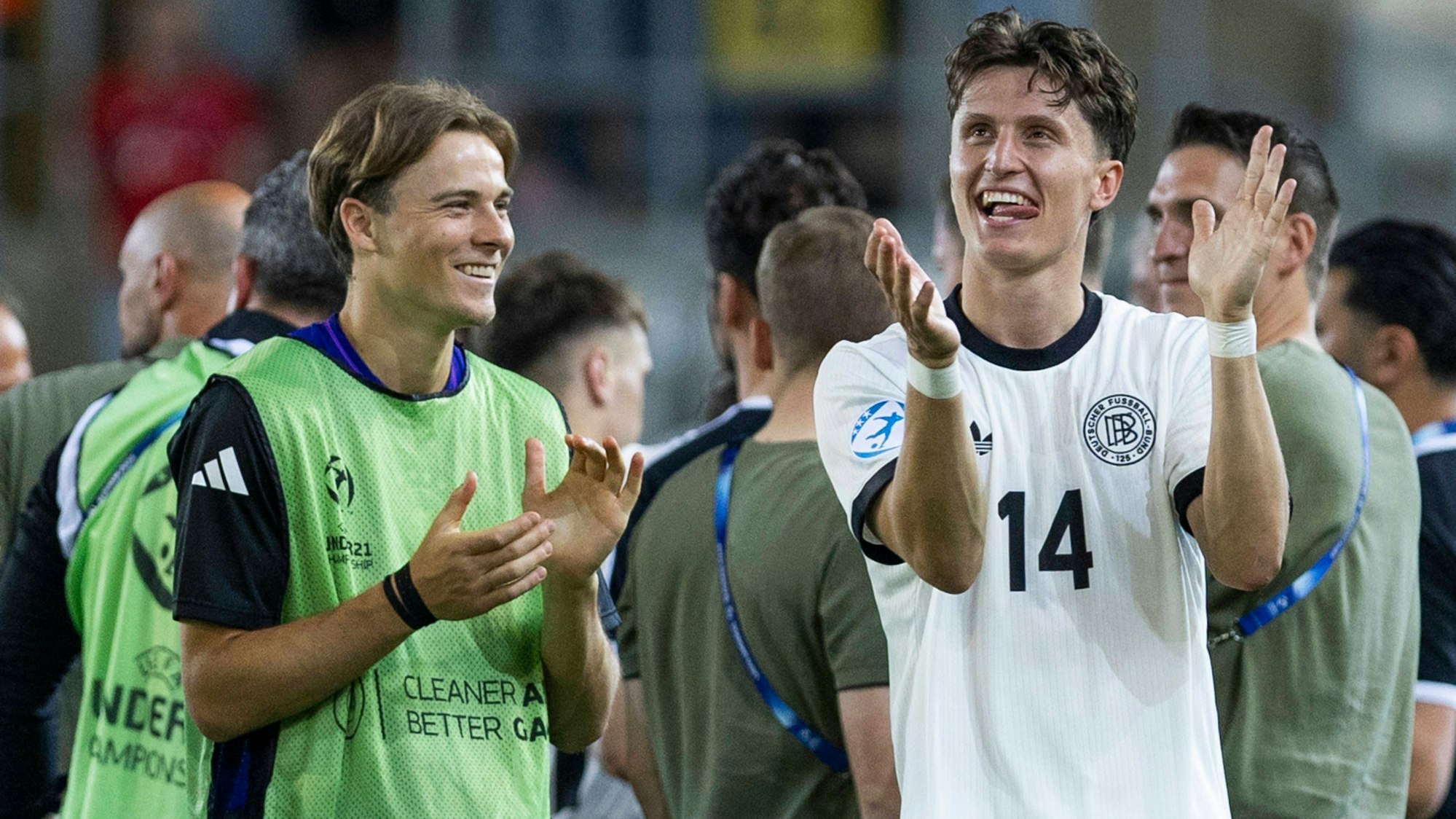 Applaus: Tim Oermann (r.) zeigt starke Leistungen.