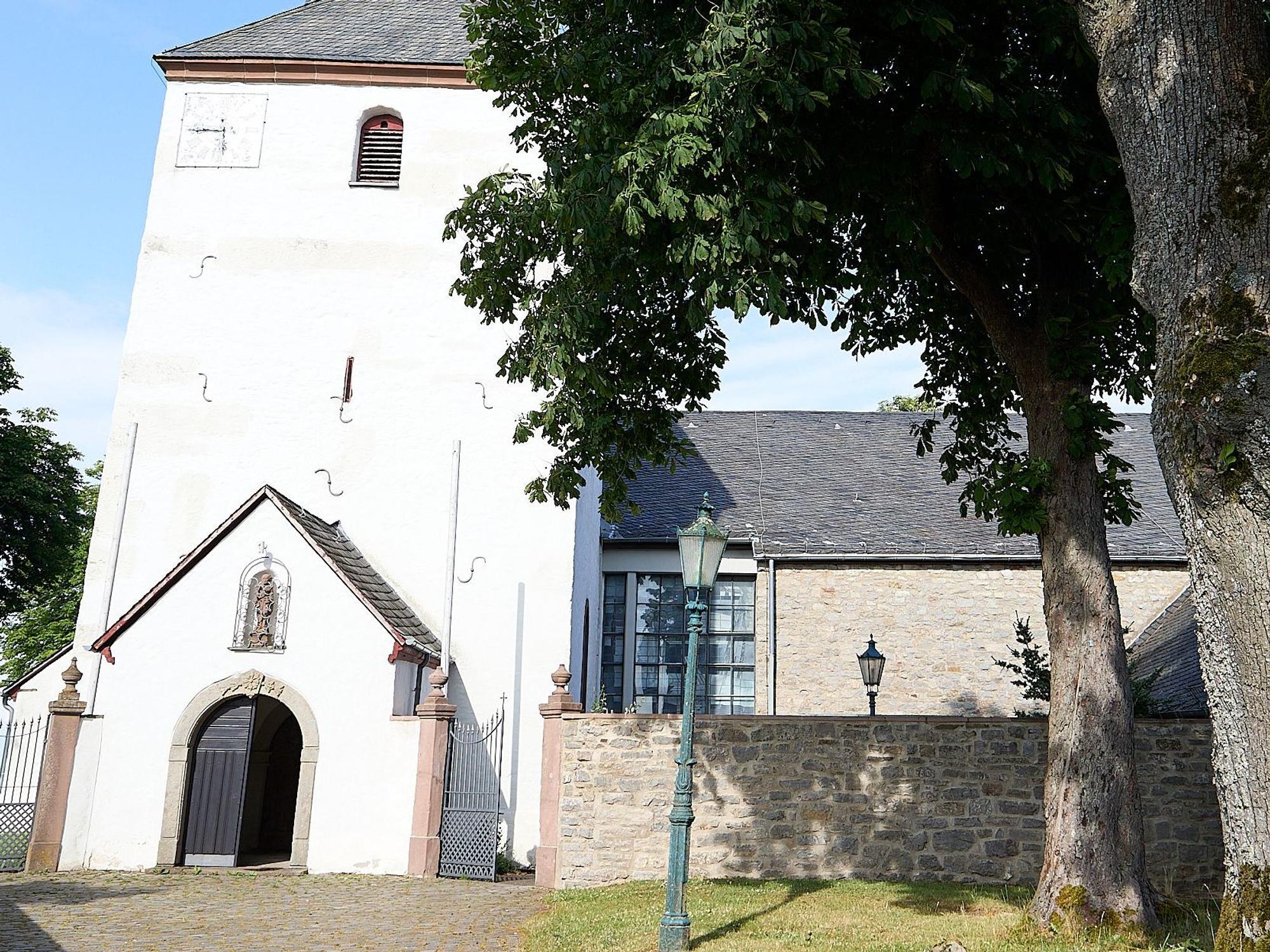Die Zingsheimer Kirche von außen.