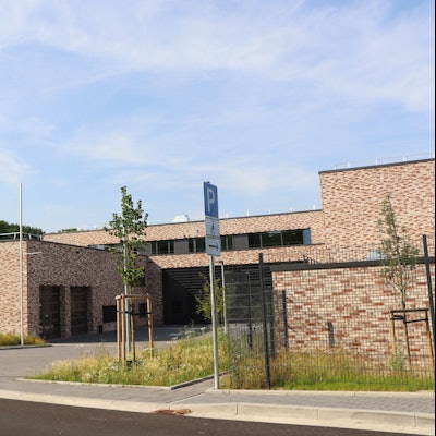 Das Bild zeigt die neue Feuerwache von der Außenseite.