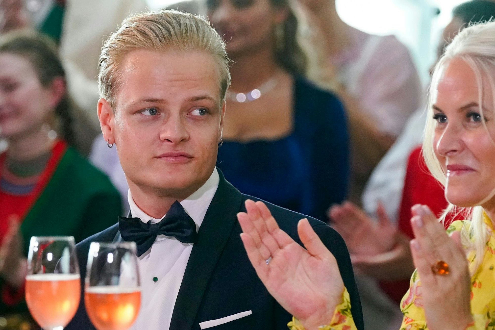 Marius Borg Høiby, hier an der Seite seiner Mutter Kronprinzessin Mette-Marit. (Archivbild)