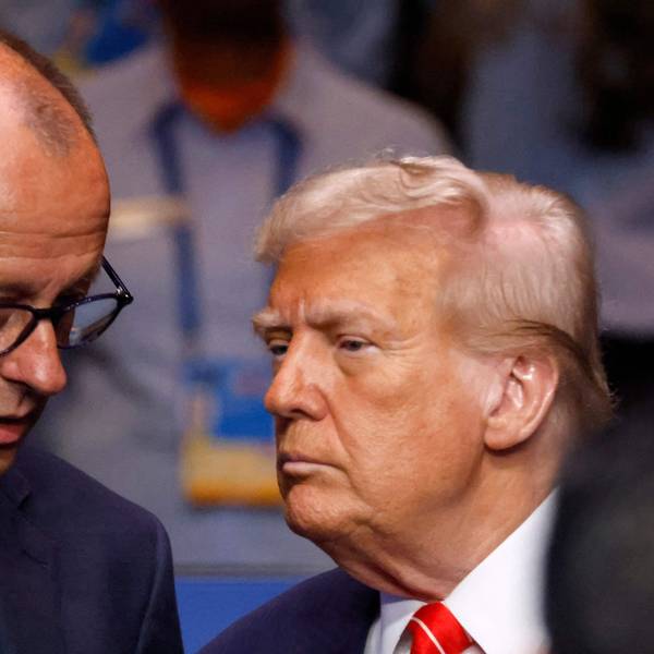 Das Bild zeigt Bundeskanzler Friedrich Merz (links) und US-Präsident Donald Trump (rechts) Foto: Ludovic Marin / AFP)
