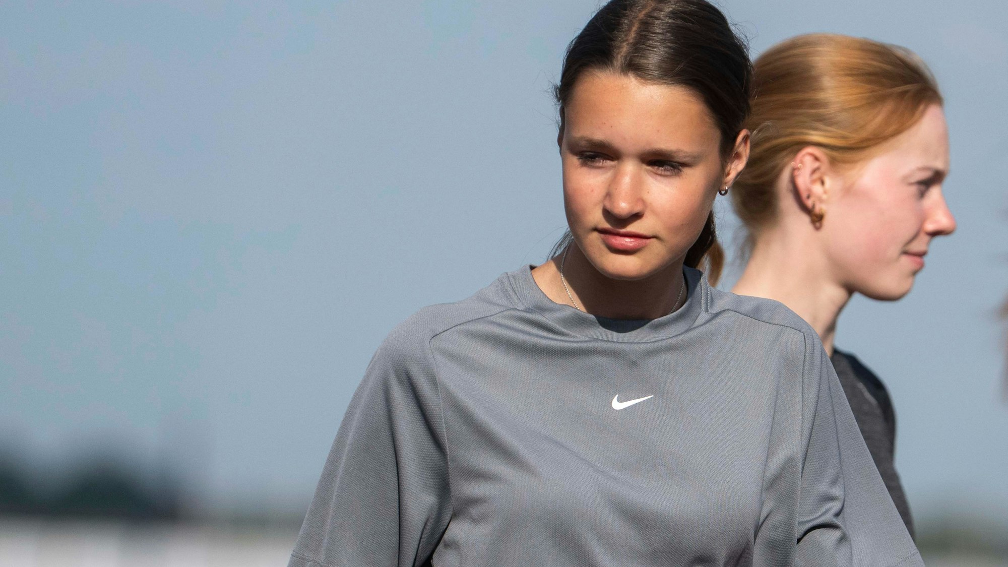 Das Bild zeigt Leichtathletin Lisann Berning während des Trainings.