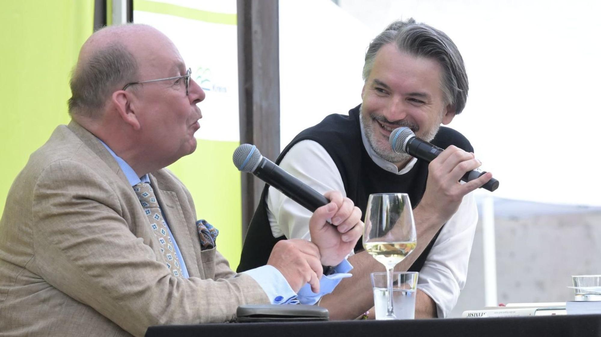 Moderator Denis Scheck
interviewt Saša Stanišić.