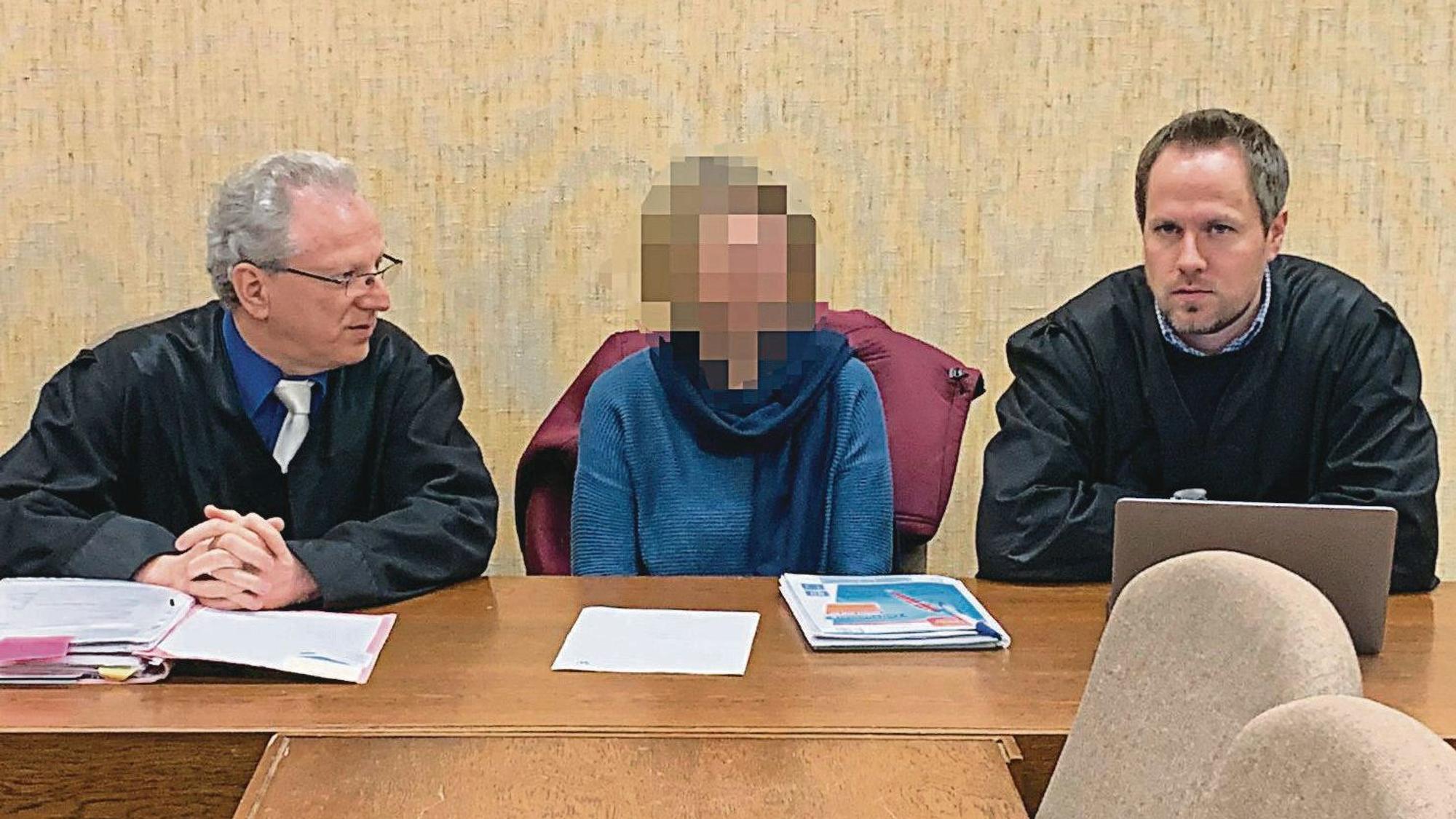 Angeklagte im Prozess um den mutmaßlichen Mord an ihrem Ehemann, beim Prozessauftakt 2020 vor dem Landgericht Köln.