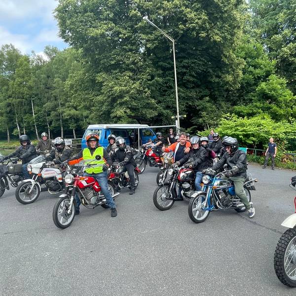 Rund 100 begeisterte Hercules-Fahrer waren zu ihrem Jahrestreffen in den Waldbröler Weiler Vierbuchermühle gefahren – manche sogar auf dem Moped.