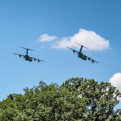 Die Bundeswehr präsentierte sich in Wahn unter anderem mit einer Flugshow.