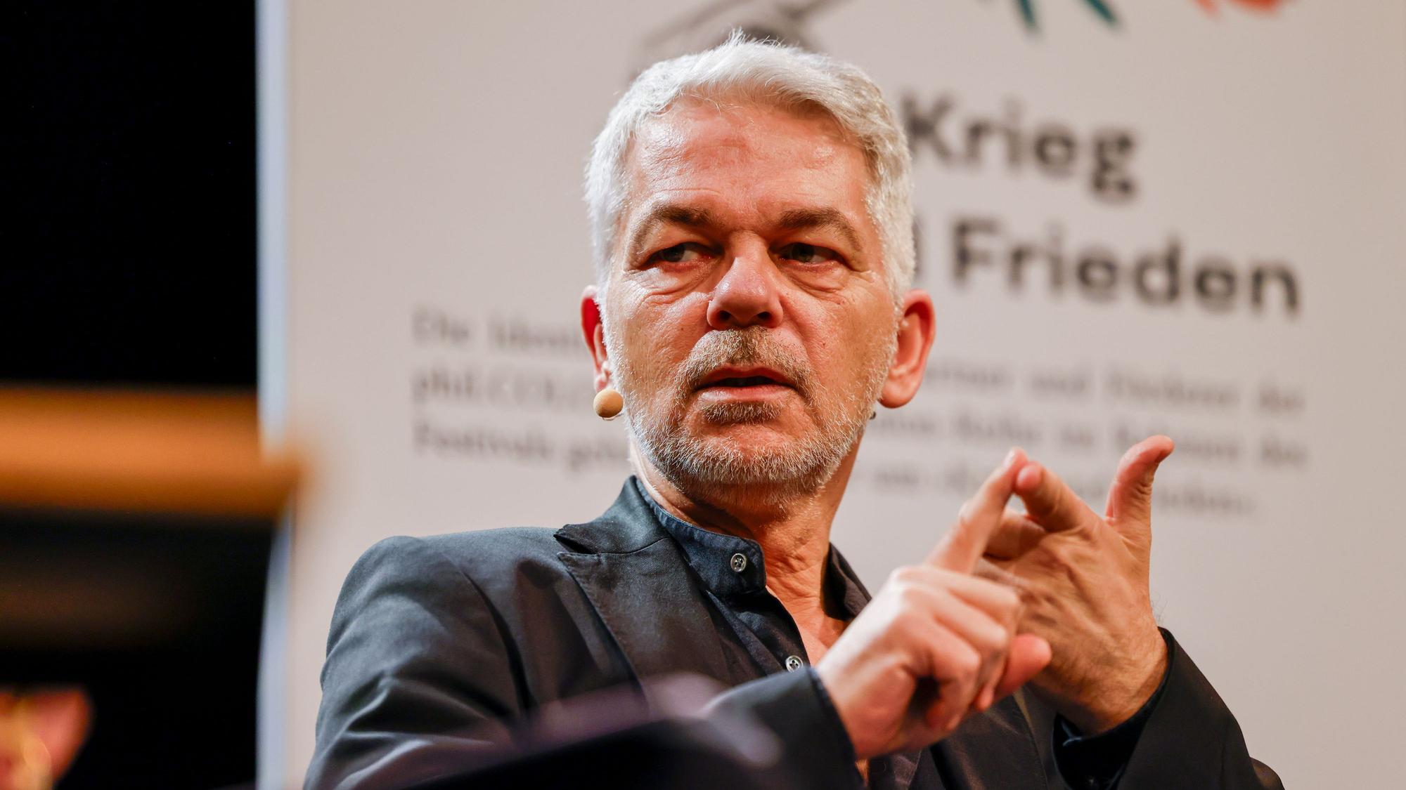 „Putin ist dabei, den hybriden Krieg zu intensivieren“, sagt Carlo Masala, Professor für Internationale Politik an der Universität der Bundeswehr München.
