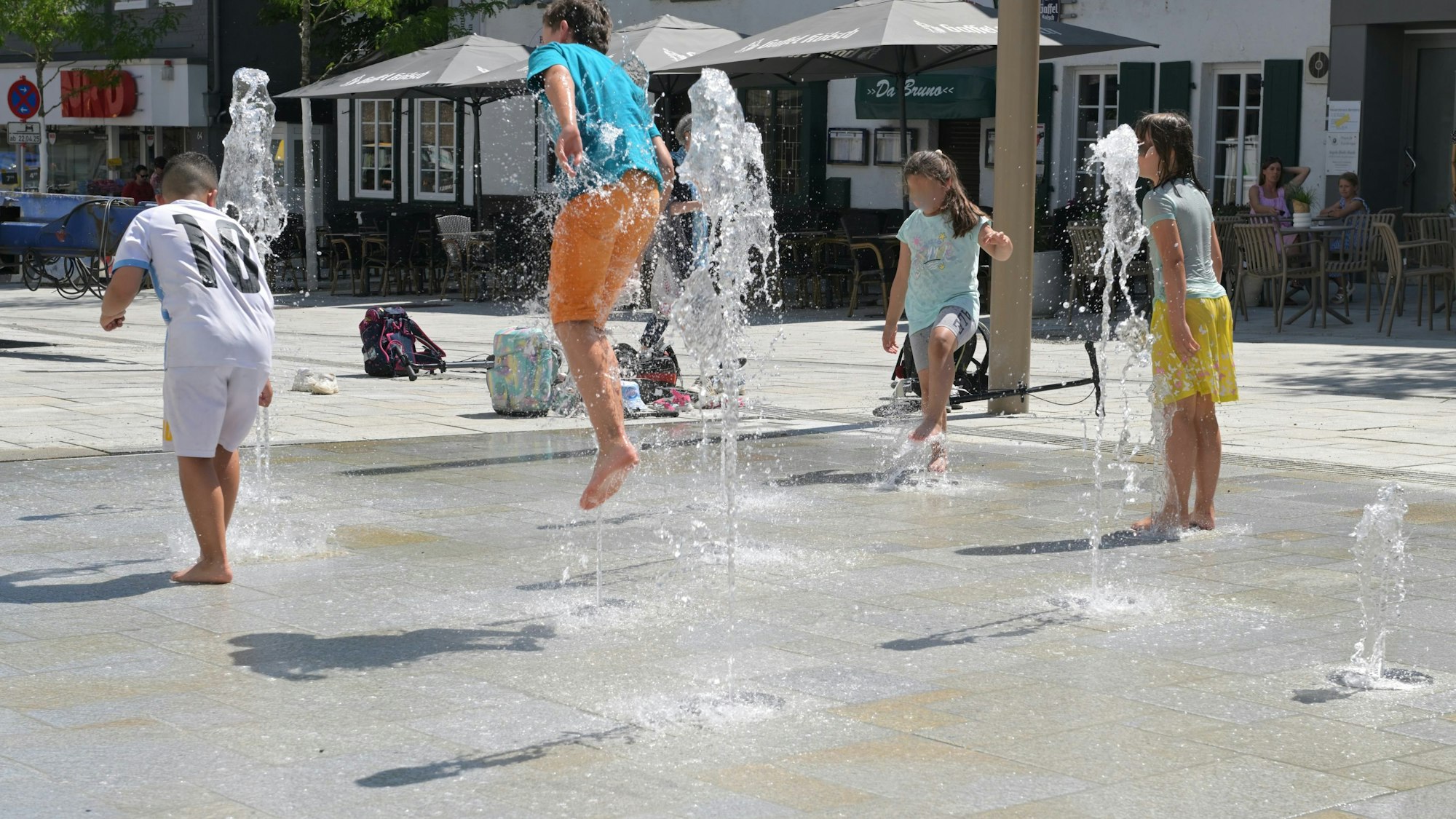 Das Foto zeigt den neuen Brunnen in Bensberg