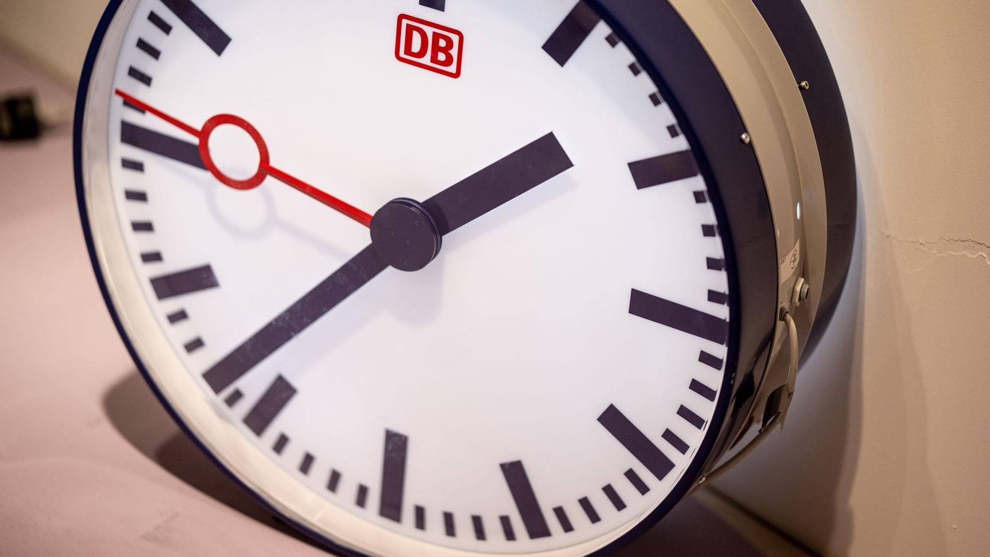 Immer wieder verliert die Bahn den Wettlauf mit der Zeit. (Archivbild)