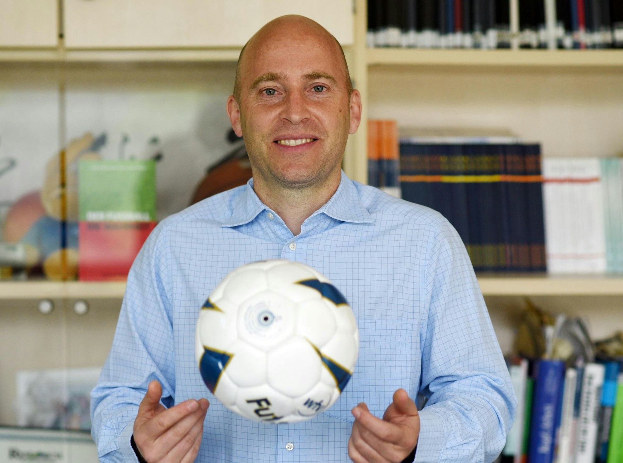 Sportwissenschaftler Daniel Memmert forscht zum Einsatz Künstlicher Intelligenz im Fußballgeschäft.