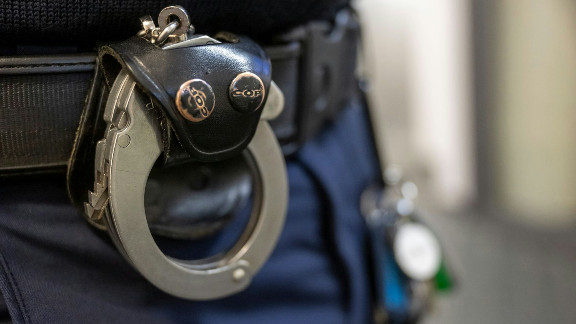 Der Mann wurde festgenommen, ein Haftrichter soll am Dienstag über Untersuchungshaft entscheiden. (Symbolbild)