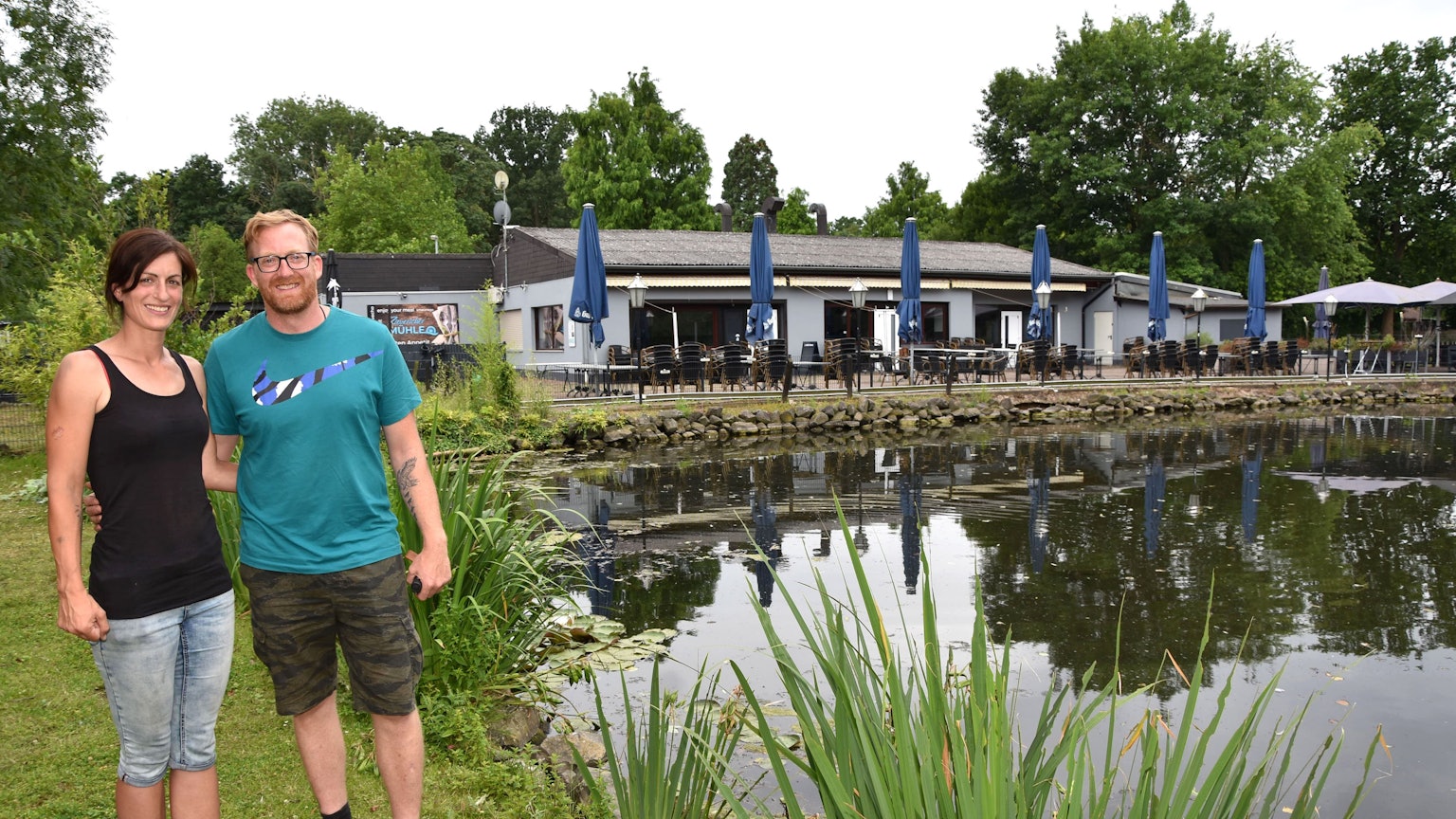 Leonie und Andreas Schiffer sind neue Pächter des Biergartens Zievericher Mühle.