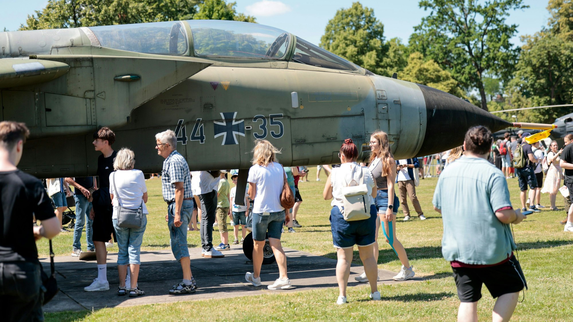 Tag der Bundeswehr in der Luftwaffenkaserne Wahn