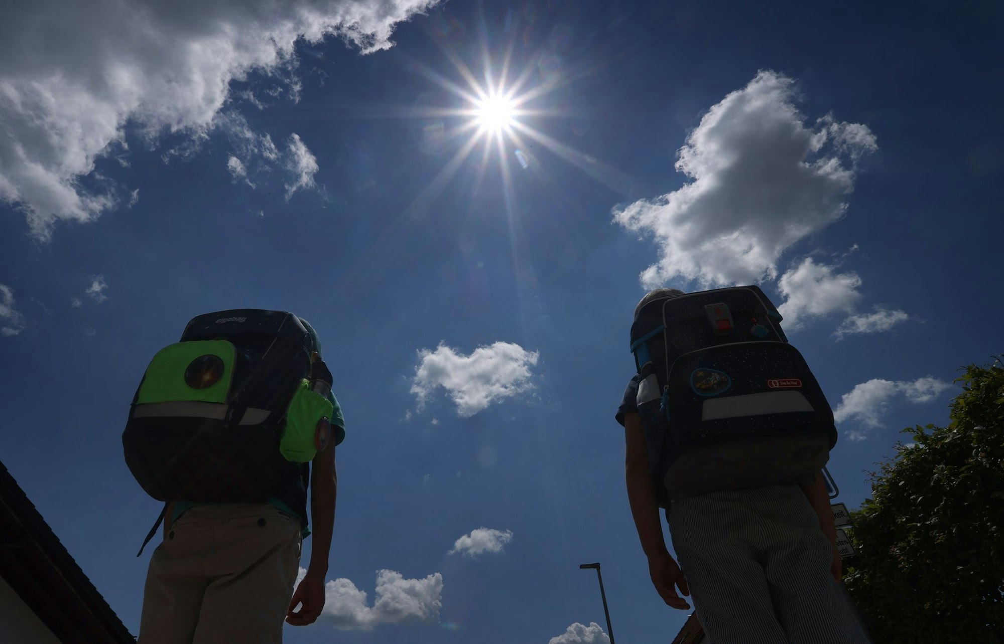 Der Allzeit-Hitzerekord für Deutschland liegt bei 41,2 Grad - gemessen am 25. Juli 2019 an den DWD-Wetterstationen Tönisvorst und Duisburg-Baerl.