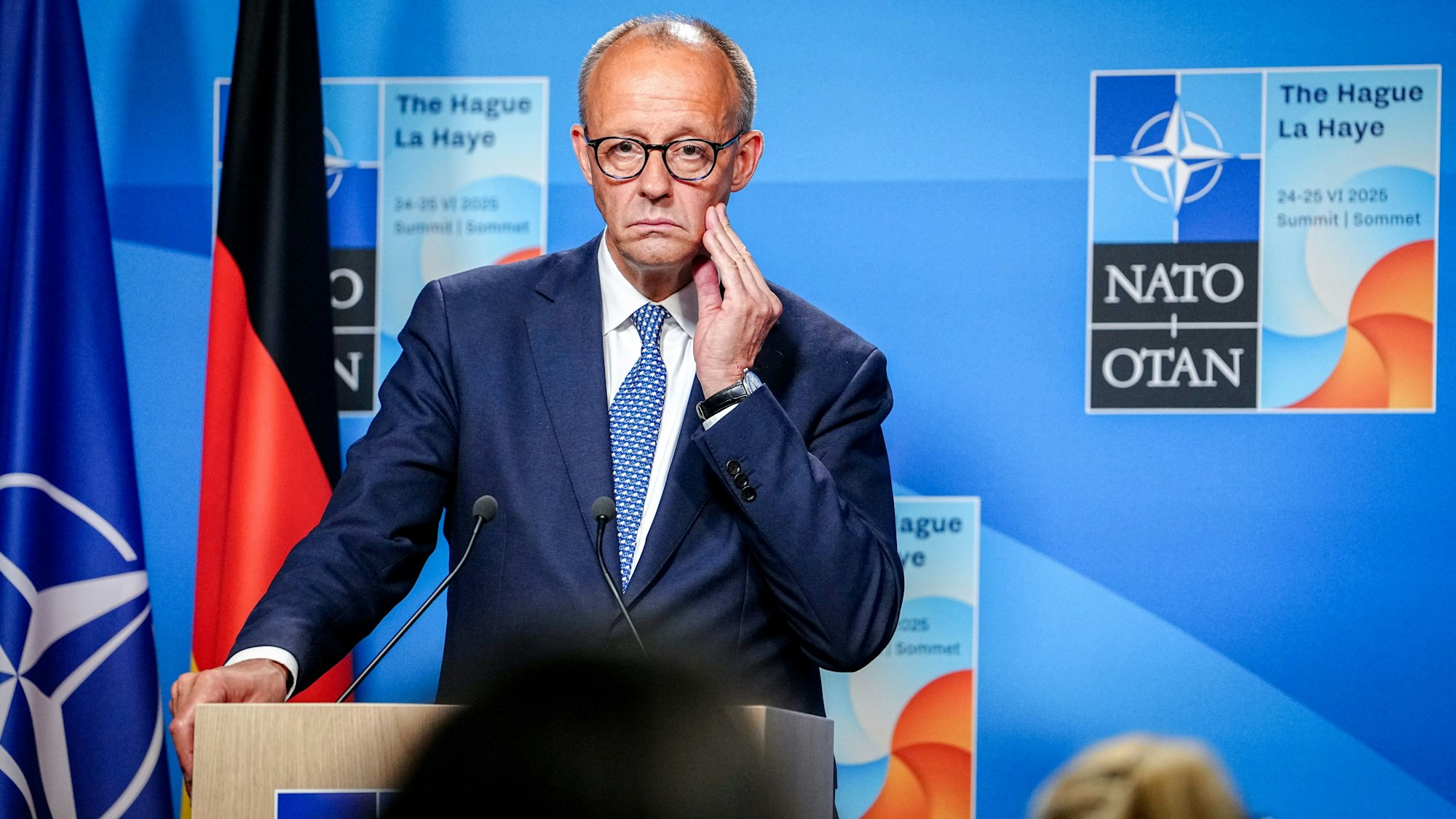 Den Haag: Bundeskanzler Friedrich Merz (CDU), hier beim Nato-Gipfel, nimmt Fake News sehr ernst