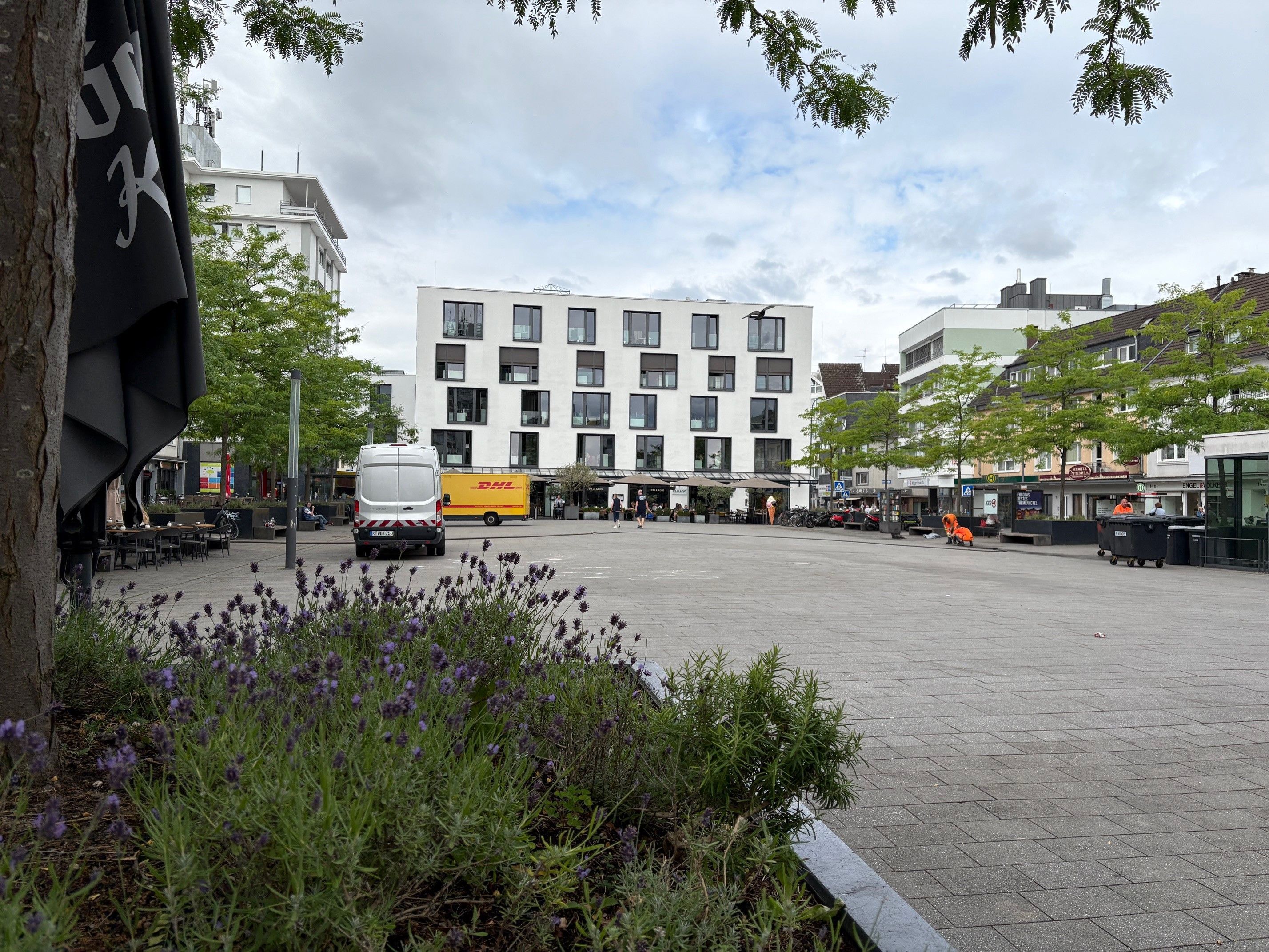 Der Maternusplatz in Rodenkirchen.