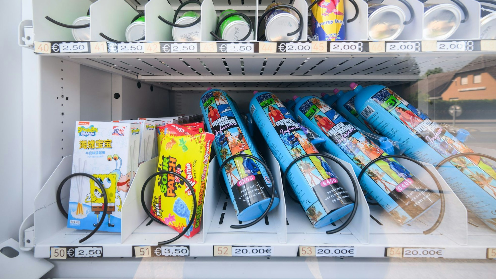 Lachgas ist als Partydroge beliebter geworden - und oft leicht zu bekommen. (Archivbild)