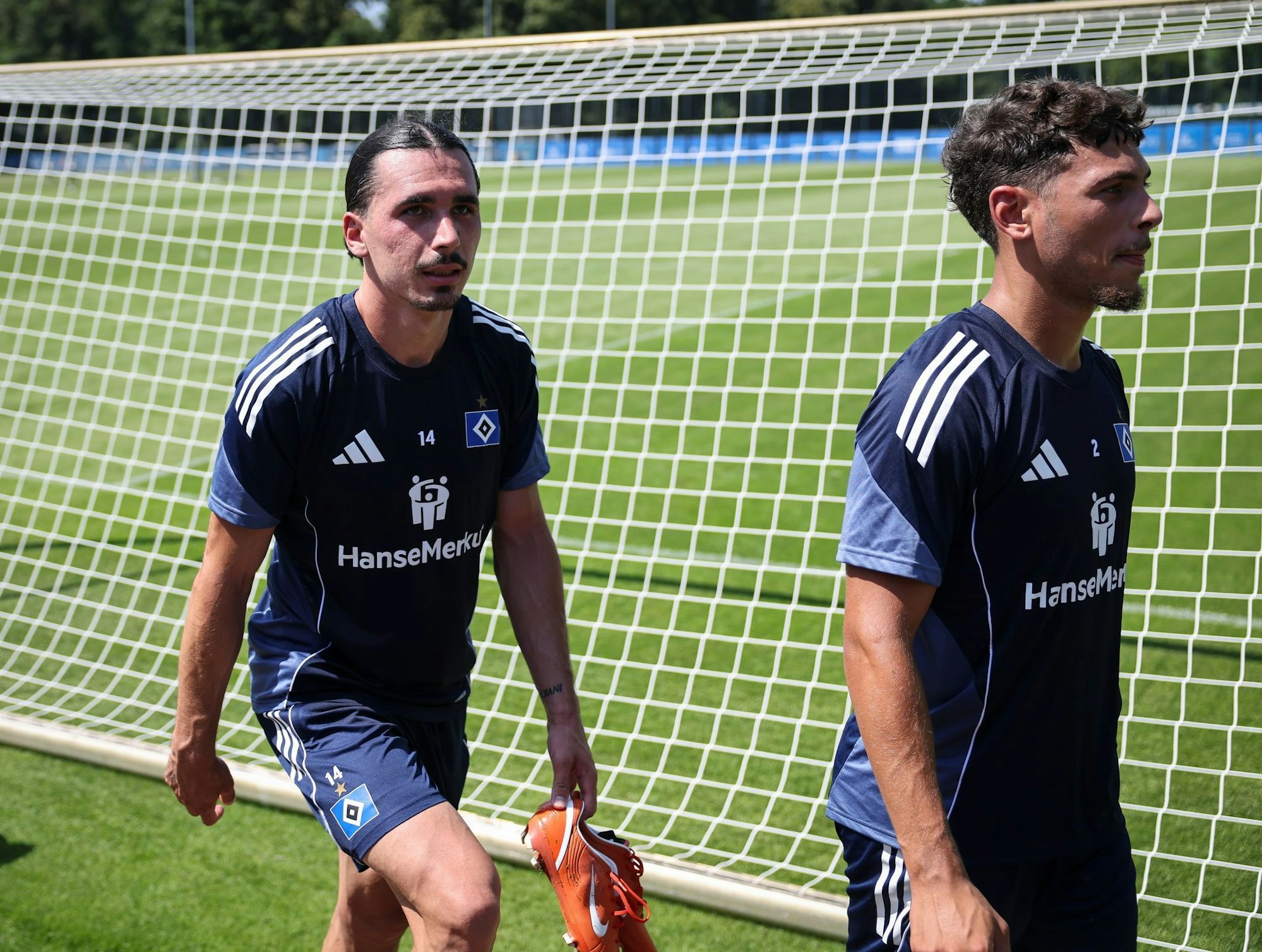 Neuester HSV-Zugang: Offensivspieler Rayan Philippe (l).