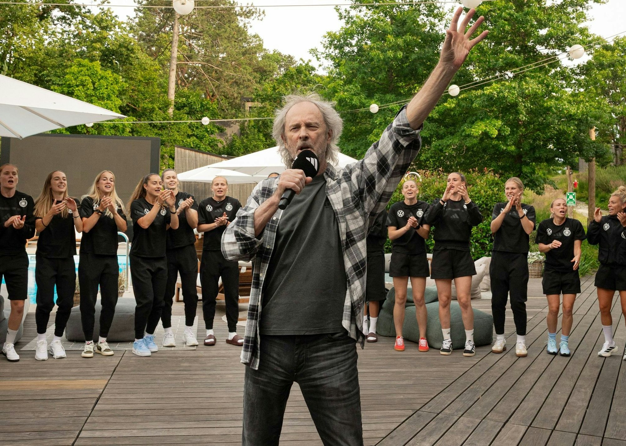 Wolfgang Petry macht Stimmung in Herzogenaurach.