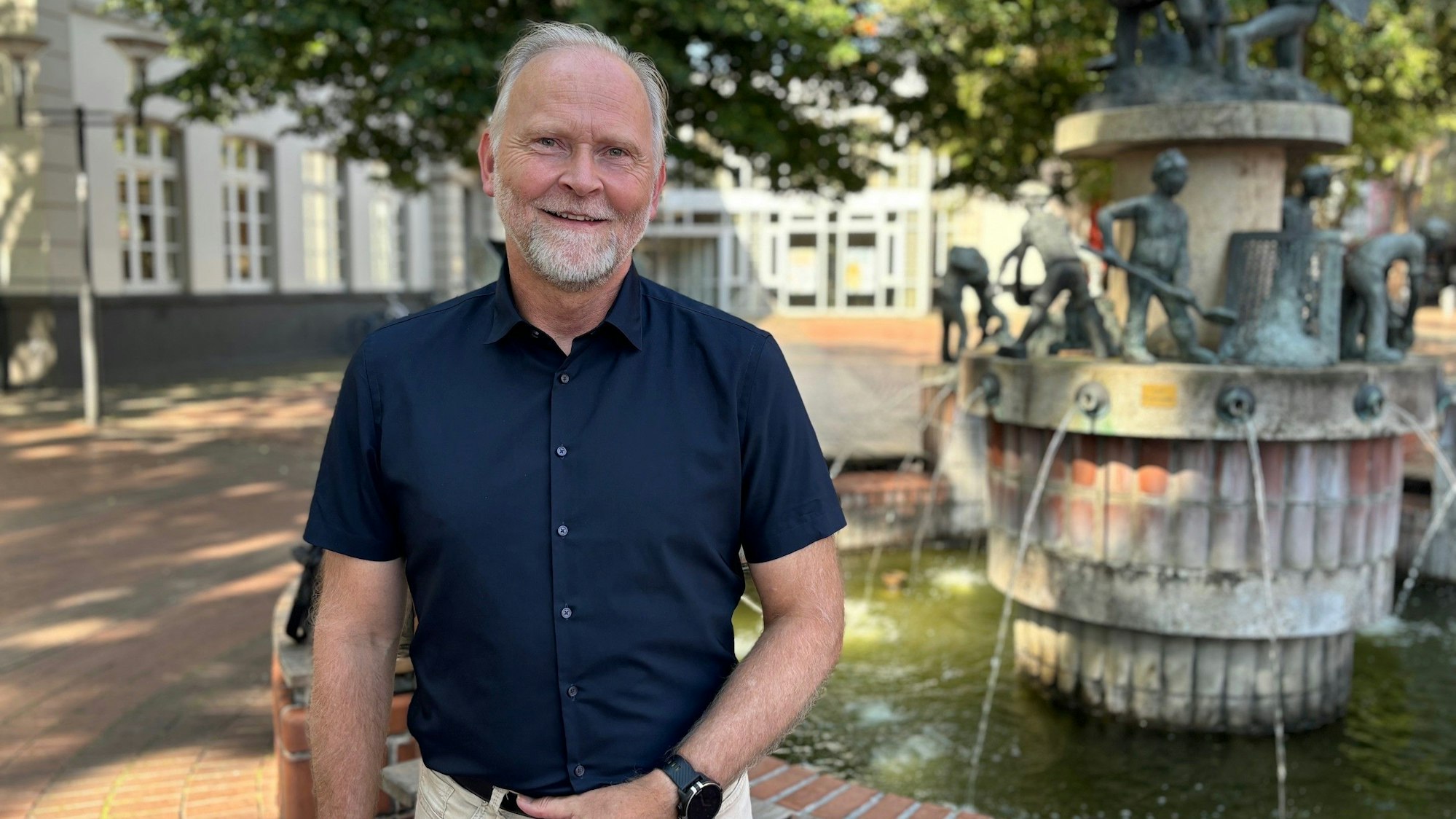 Auf dem Bild ist ein Portrait von Gerd Koslowski zu sehen.