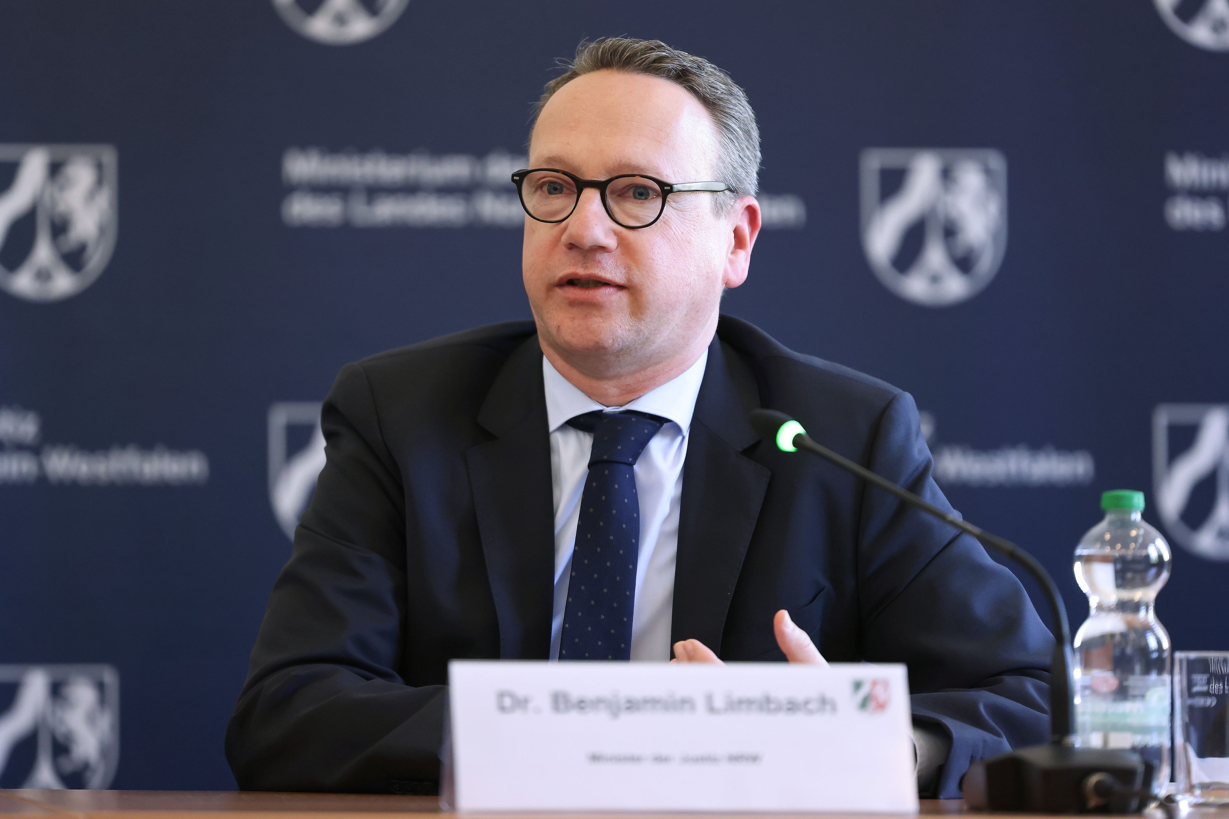 Benjamin Limbach ist Minister der Justiz von Nordrhein-Westfalen. (Archivbild)
