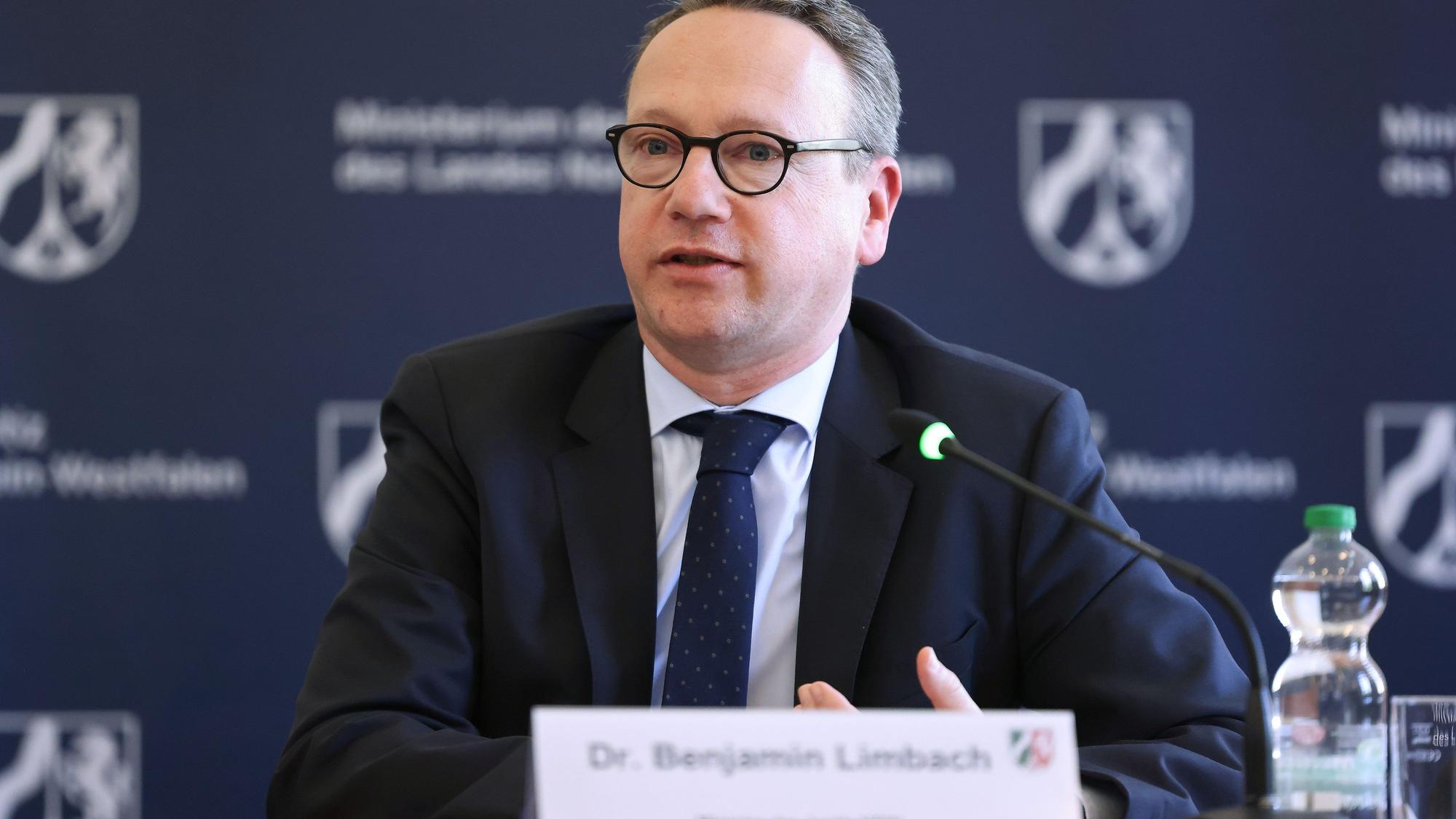 Benjamin Limbach ist Minister der Justiz von Nordrhein-Westfalen. (Archivbild)