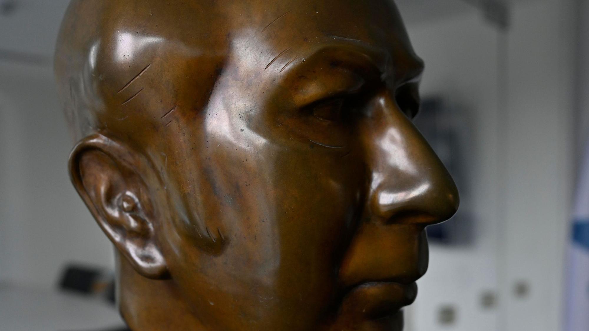 Eine Büste des früheren Bundespräsidenten Theodor Heuss in der Akademie.