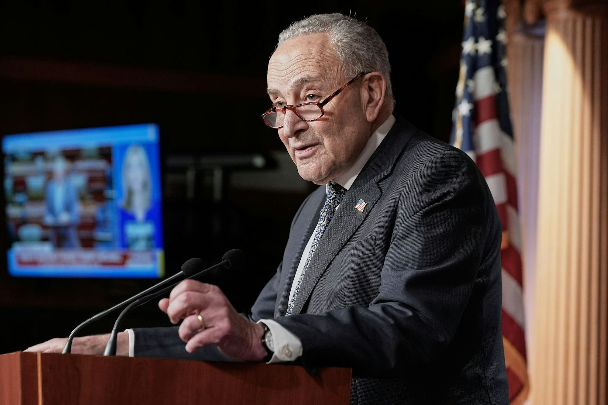 Die Demokraten - im Senat angeführt von Chuck Schumer - kritisieren die Einschnitte bei Gesundheitsleistungen.
