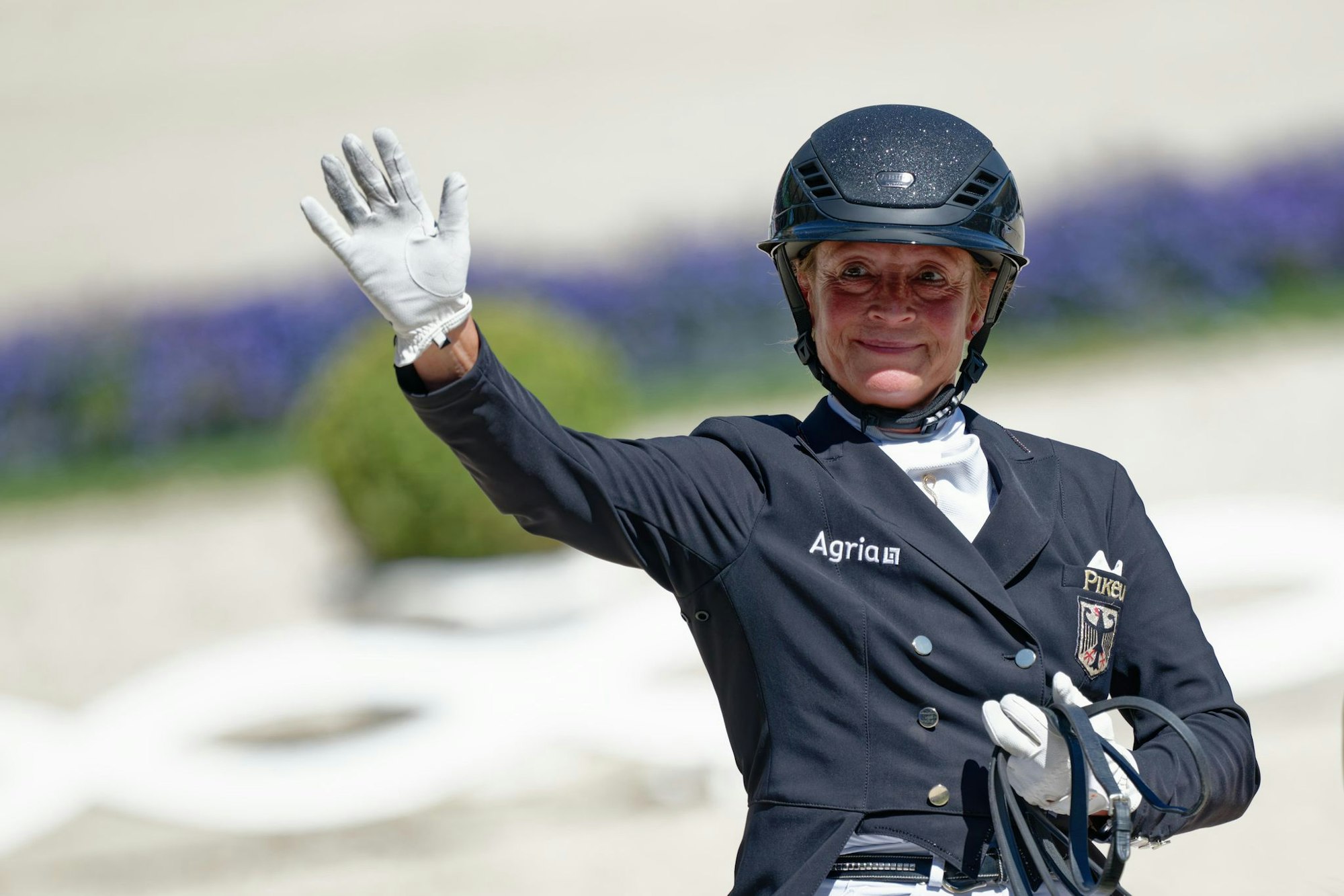 Isabell Werth gewinnt mit dem deutschen Dressur-Team.
