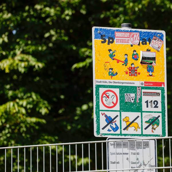Spielplatzschild
