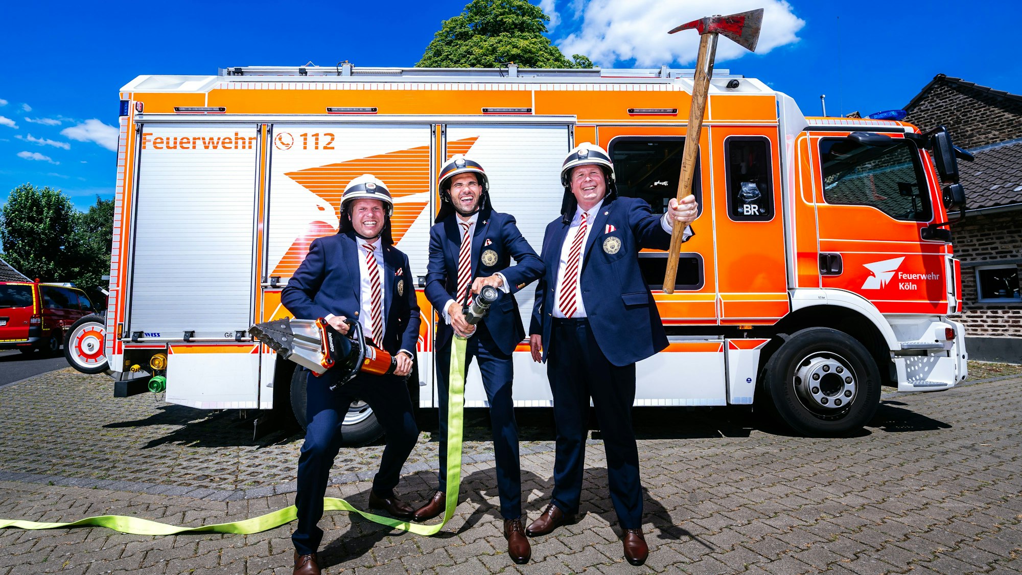 Das designierte Dreigestirn: Jungfrau Stefan Blatt (von links), Prinz Niklas I. und Bauer Clemens von Blanckhart.