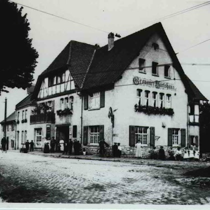 Das Gronauer Wirtshaus in Bergisch Gladbach auf der historischen Aufnahme vermutlich aus dem Jahr 1908.
