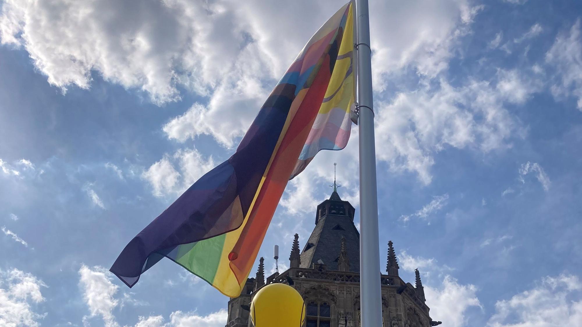 Regenbogenflagge zum CSD 2025