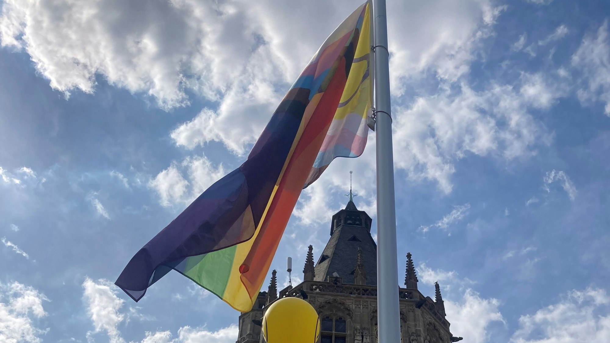 Regenbogenflagge zum CSD 2025