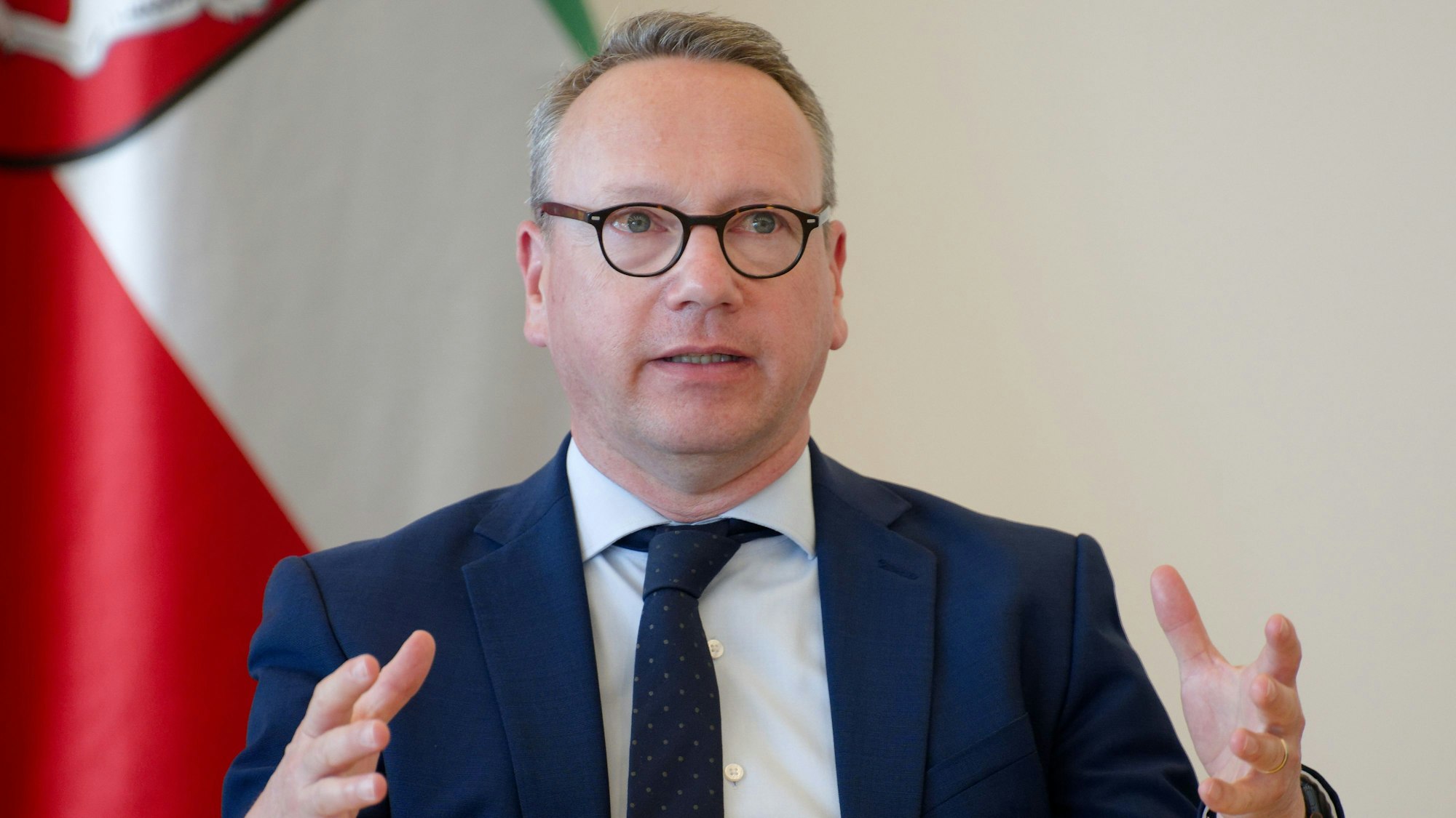 Will die NRW-Justiz stärken: Benjamin Limbachs Programm hat bislang nicht den gewünschten Erfolg gehabt.