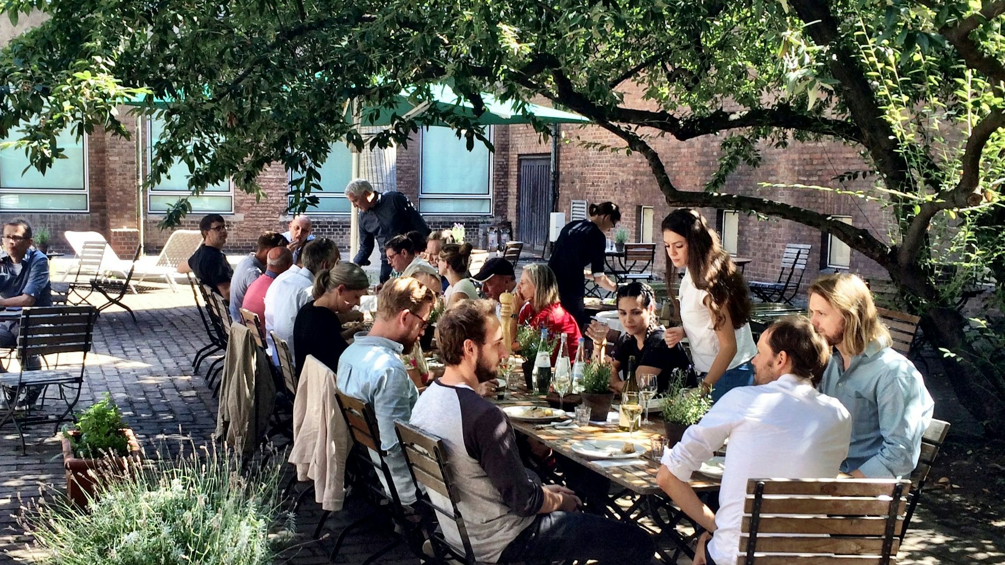 Das frühere Café im Innenhof des Museums für Angewandte Kunst in Köln (Archivbild)