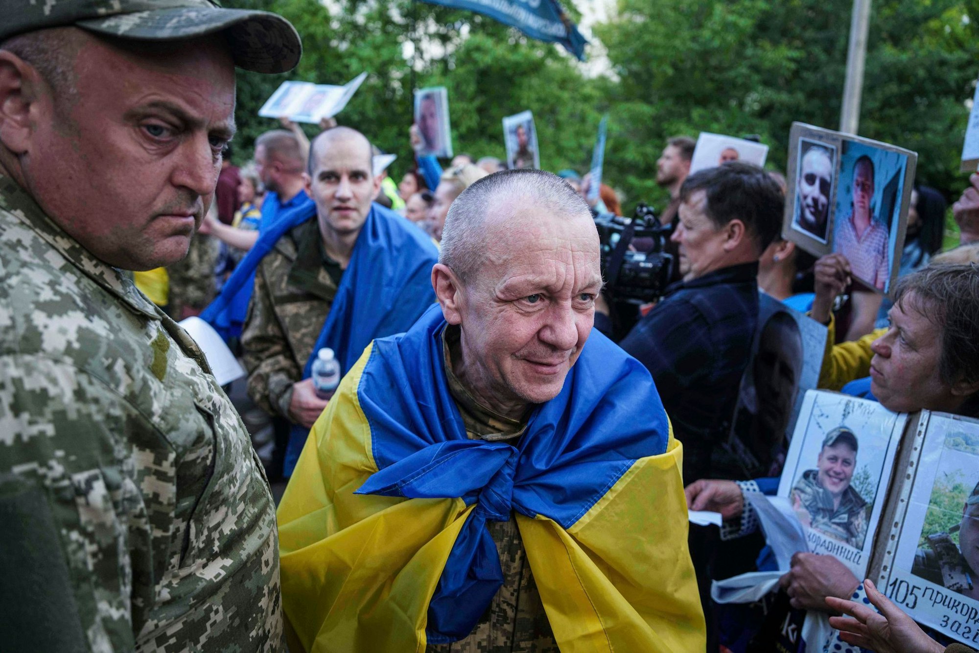 Freigelassene ukrainische Kriegsgefangene nach einem Austausch (Archivbild)