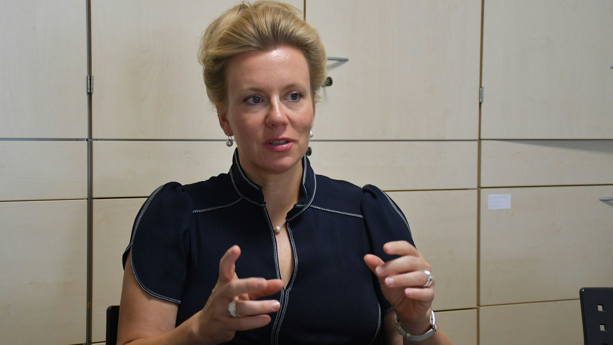 Ina Brandes beim Redaktionsgespräch in Brühl.