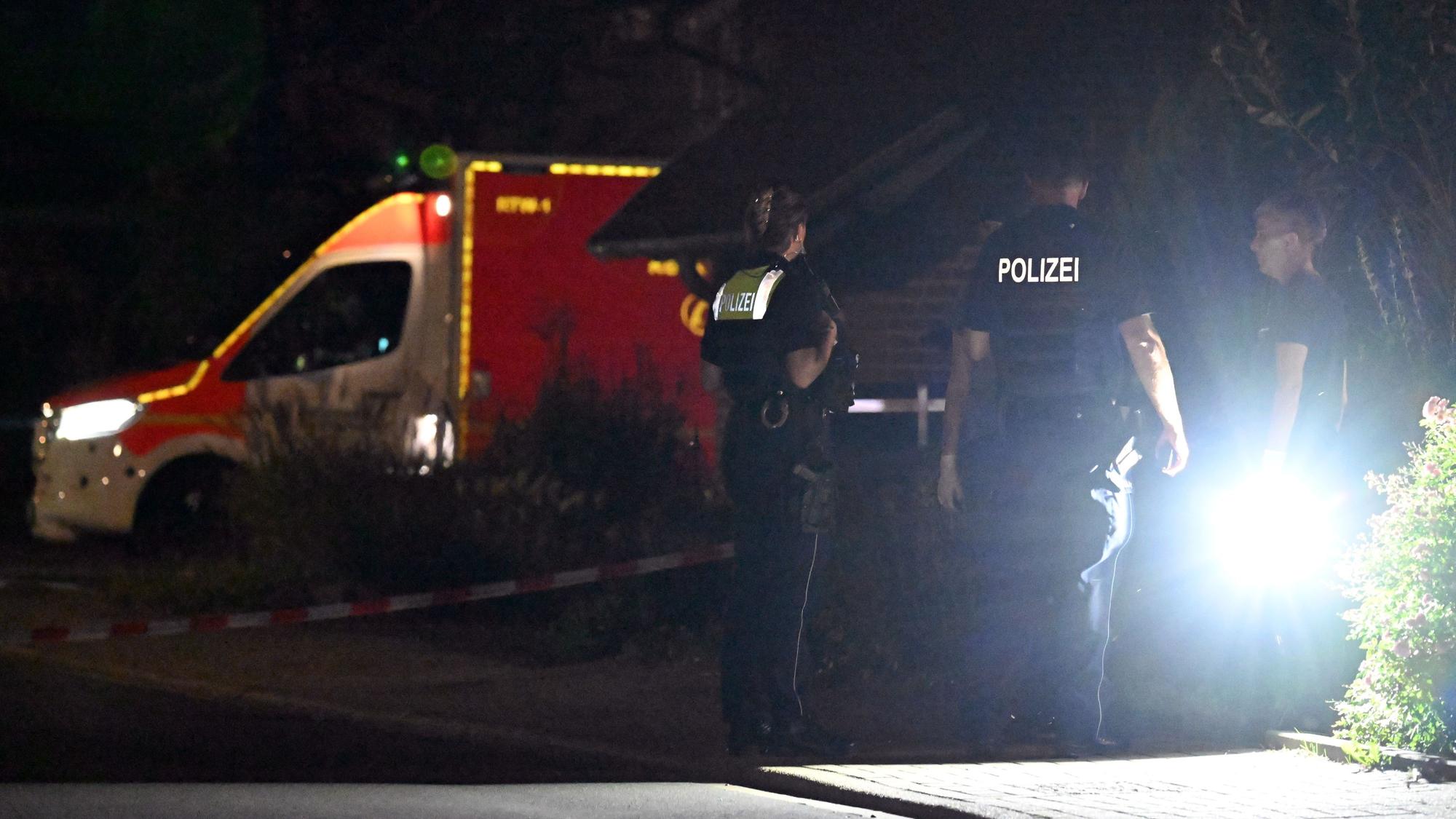 Polizisten bei einem Einsatz in NRW (Symbolfoto).