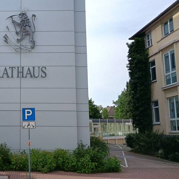 Das Bild zeigt das Bergheimer Rathaus.