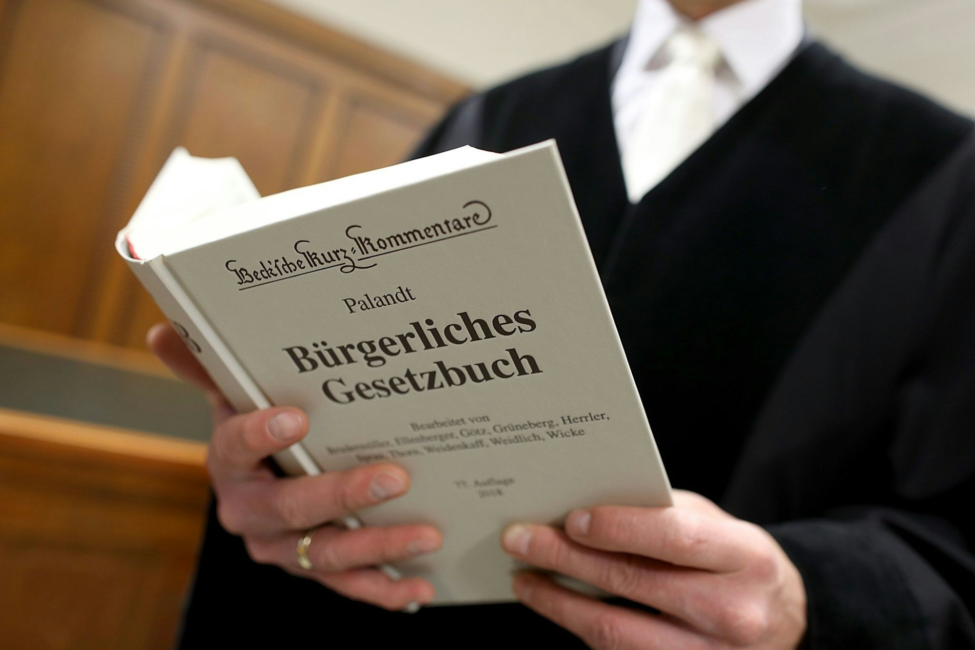 Richter und Richterinnen in NRW sollen ihren Ruhestand künftig nach hinten verschieben können. (Symbolbild)