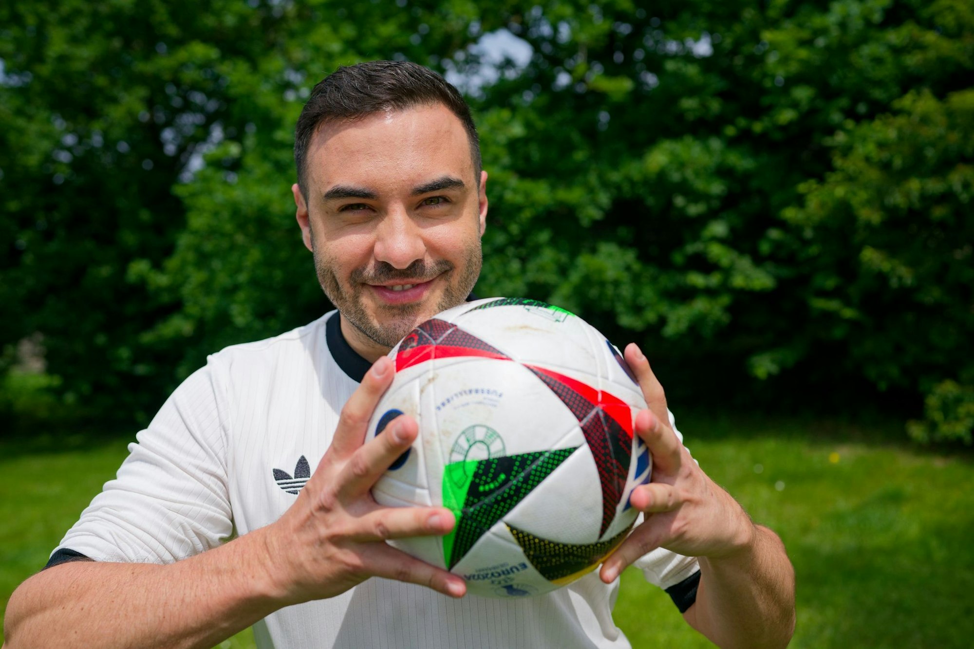 Ganz ohne Fußball geht es aber auch nicht: Lars Steinhöfel unterstützt «tendenziell» den Frauenfußball.