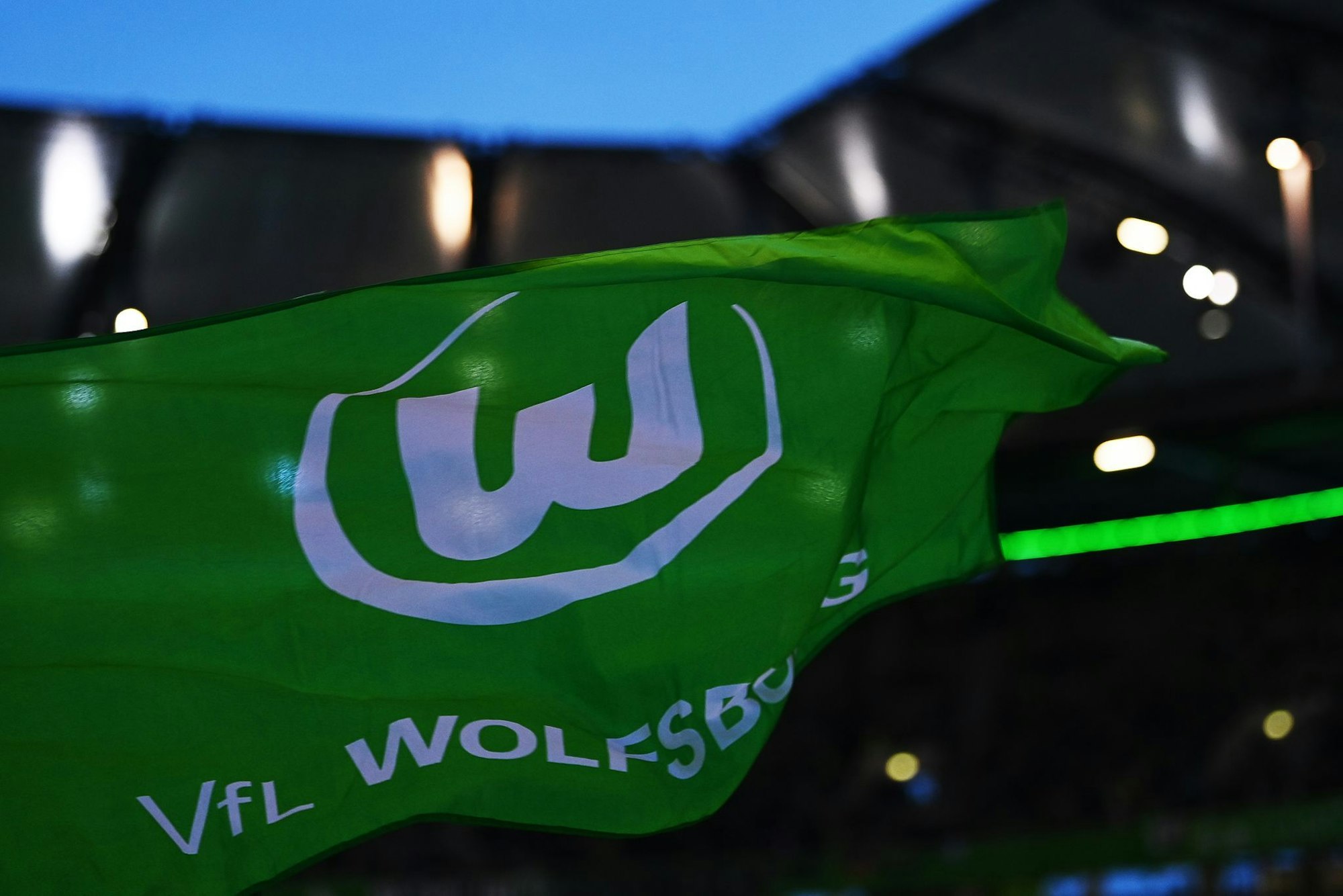 Der VfL Wolfsburg hat einen neuen Mittelfeldspieler verpflichtet