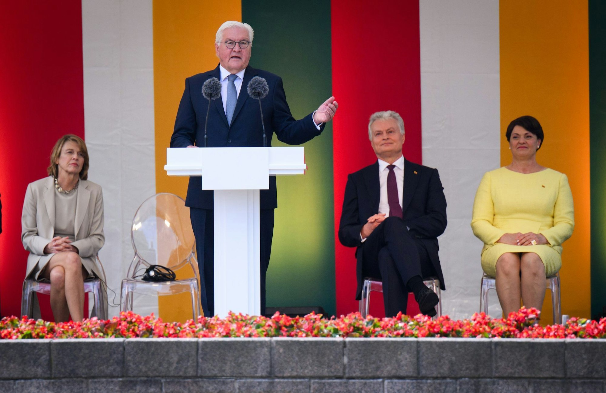 Bundespräsident Steinmeier sagt Litauen am Nationalfeiertag die Unterstützung Deutschlands bei der Verteidigung seiner Freiheit zu.
