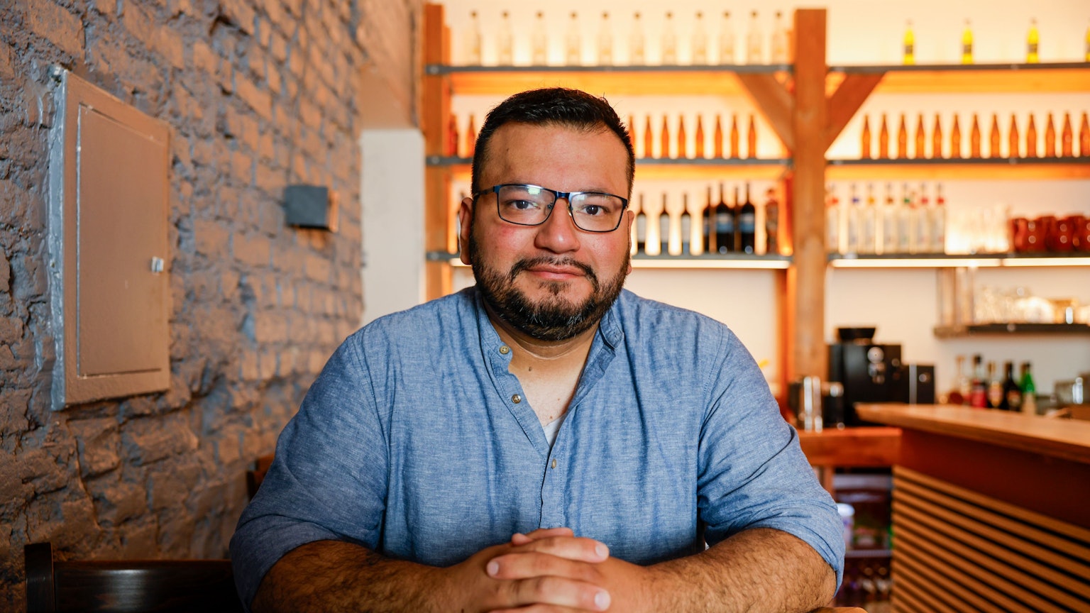 Jonathan Cachique betreibt das „a comer!“ in Nippes.