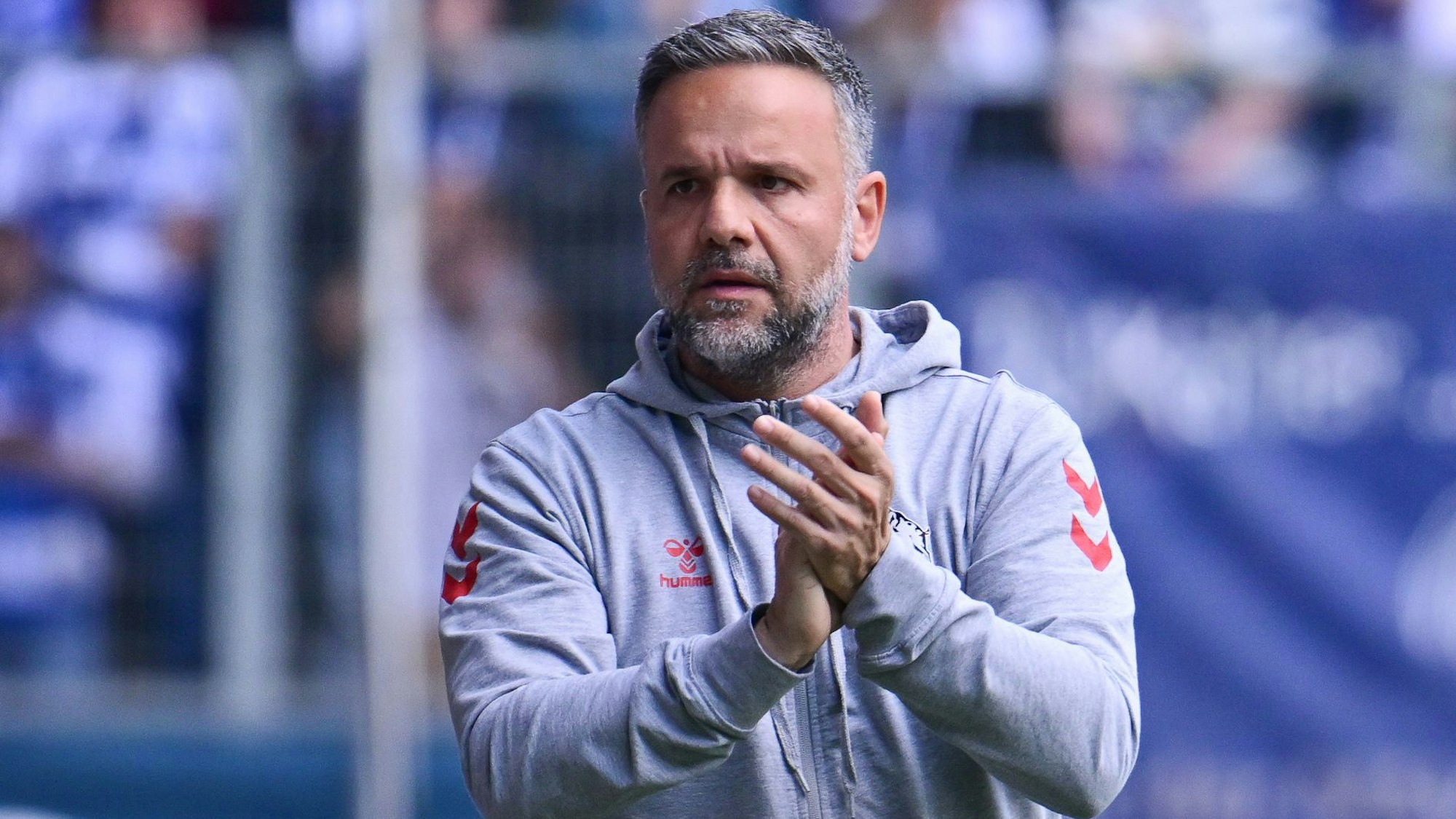 Fußball Regionalliga West MSV Duisburg - 1. FC Köln II am 20.04.25 in der  Schauinsland-Reisen Arena in Duisburg
Evangelos Sbonias ( Trainer / Cheftrainer Köln II ) 
Foto: Jakob Klos